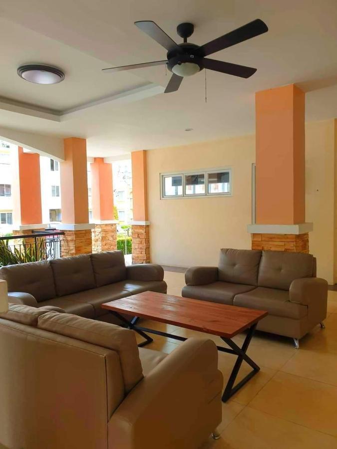Ferienwohnung Arezzo Davao Near Sm Lanang & Airport Exterior foto